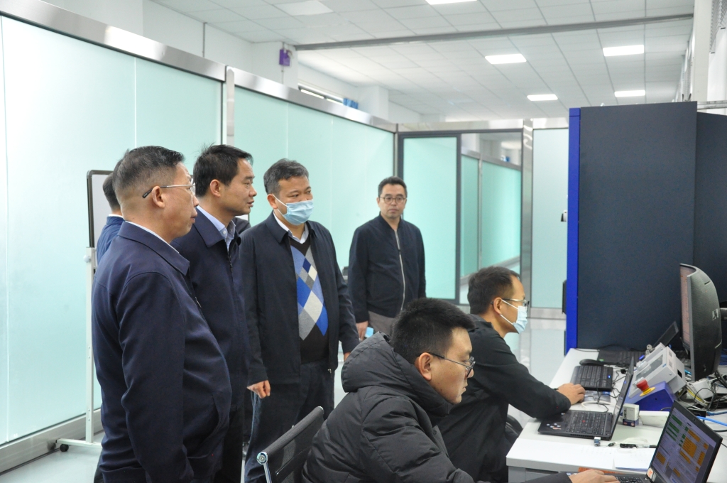 昆明市委常委杨东伟一行到云南乐发Vll官网动力集团有限公司开展调研_乐发Vll官网新闻_云南乐发Vll官网动力集团有限公司